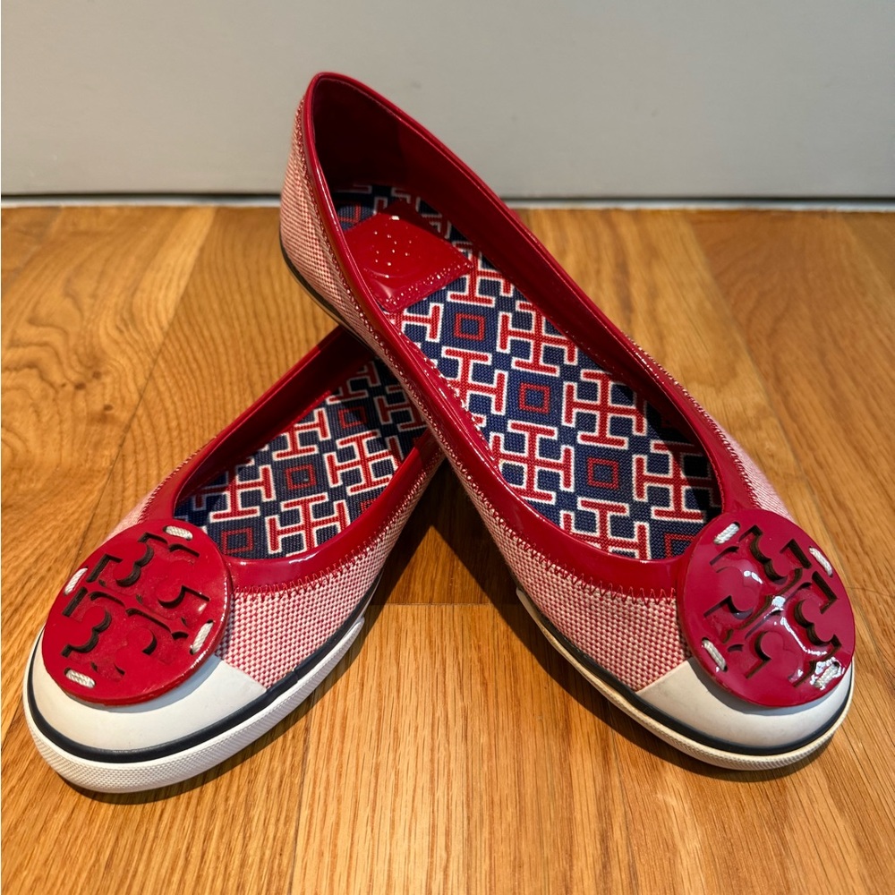 Pre-owned Tory Burch Channing Red and white canvas Sneakers / Flats Size 6.5